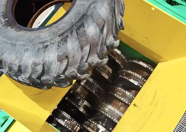 Heavy-Duty Rubber Shredder