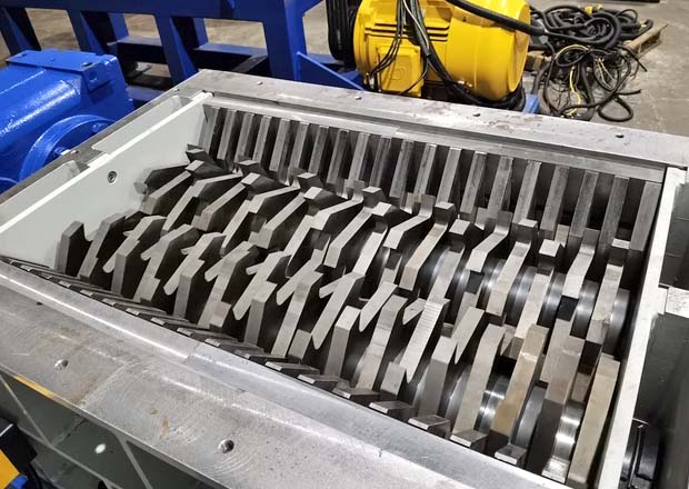 Heavy-Duty Fiberglass Shredder