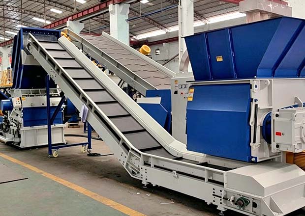 Heavy-Duty Plastic Pallet Shredder