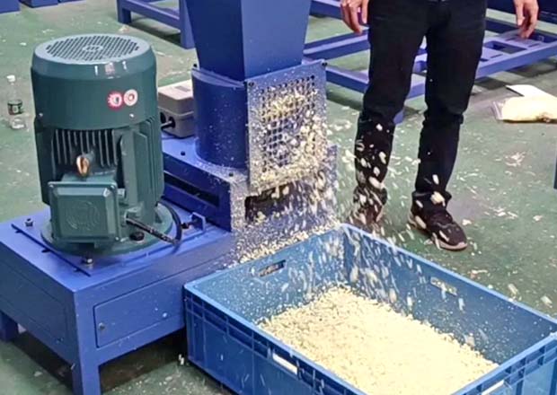 Heavy-Duty Foam Shredder